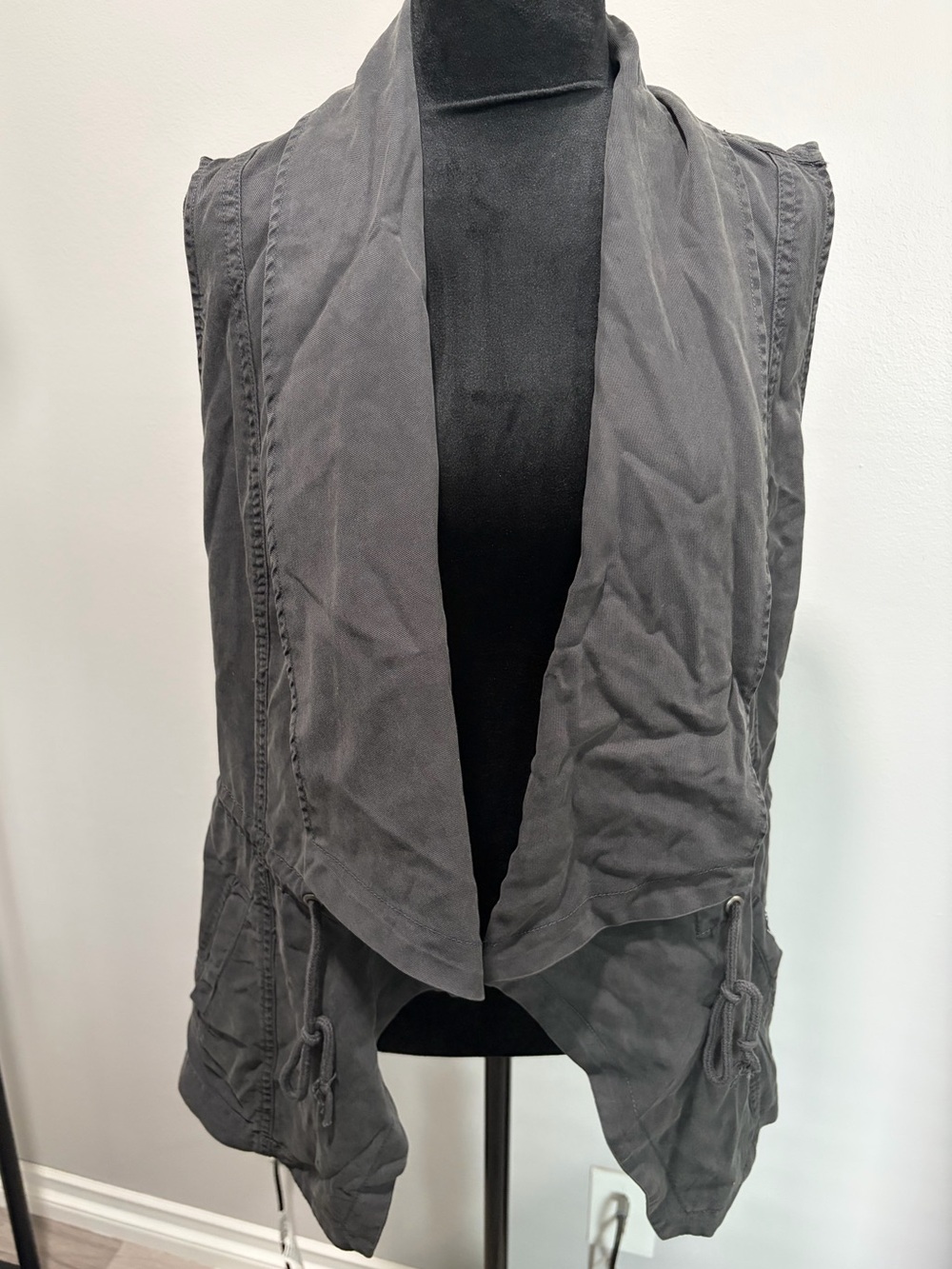 Francesca's Collections Charcoal Draped Open-Front Vest